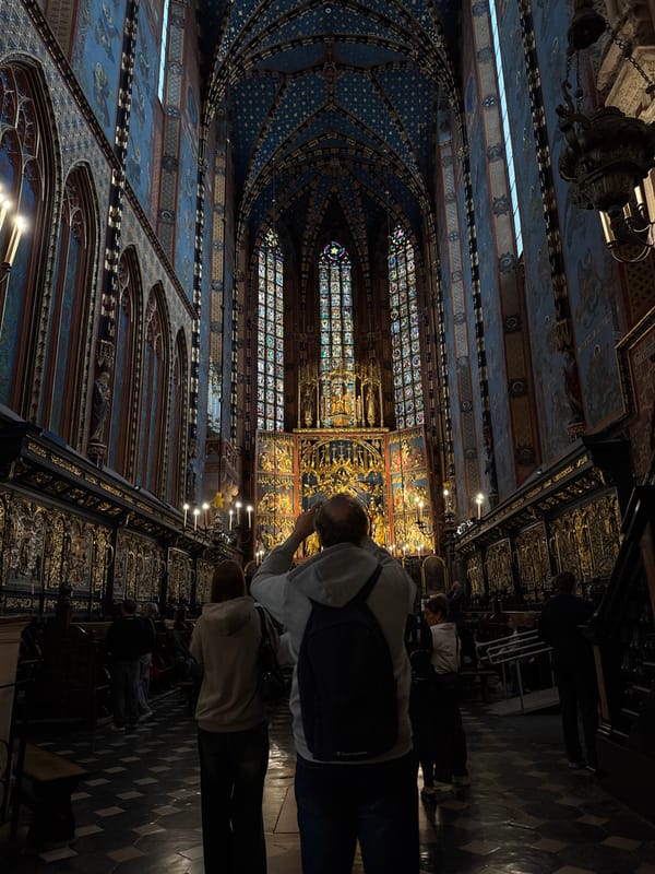 Tourist captures St. Mary's Basilica interior in Krakow