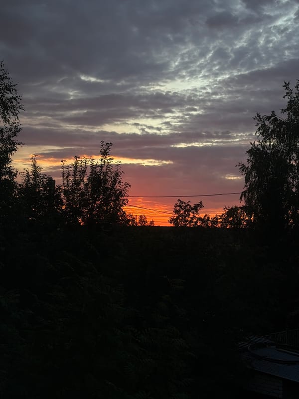 Sunset skies and a live show in Leninsk-Kuznetskiy