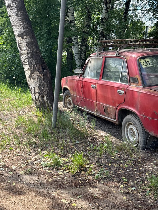 Ordinary morning moments documented across Dmitrov, Russia