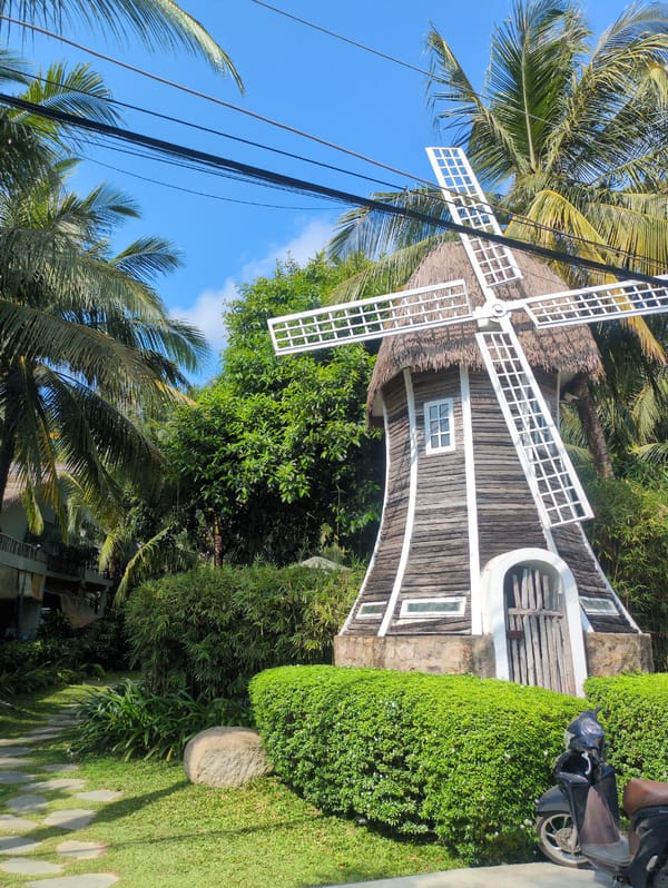 Tourist captures everyday street life in Phú Quốc Vietnam