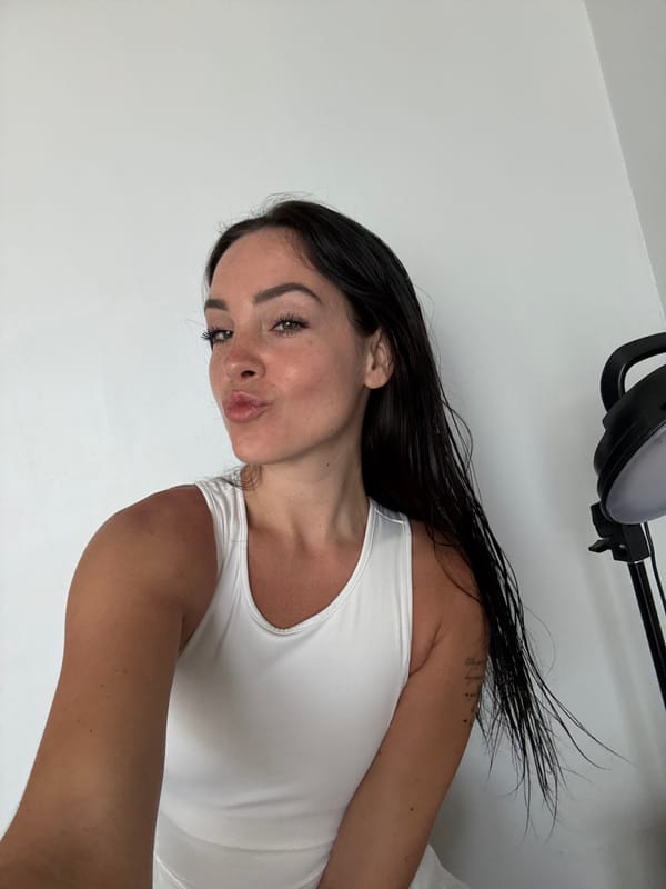 White wall selfie session in a North Kuta room, Bali