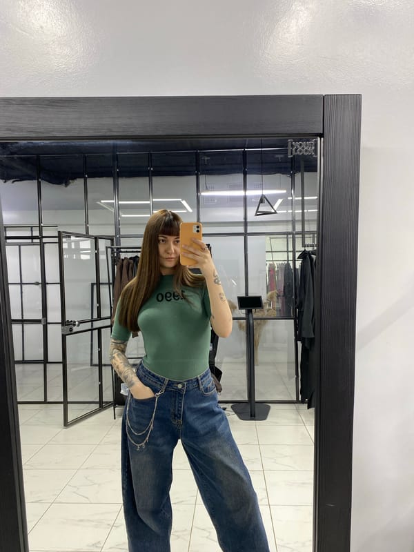 Woman documents hair salon visit in Votkinsk