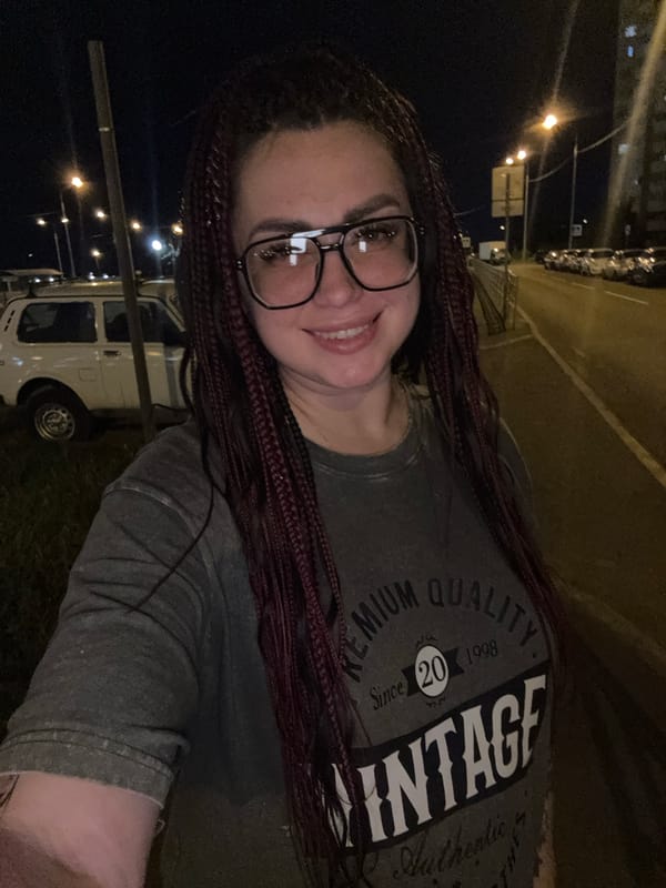 Nighttime selfie series with a husky on Tolyatti streets