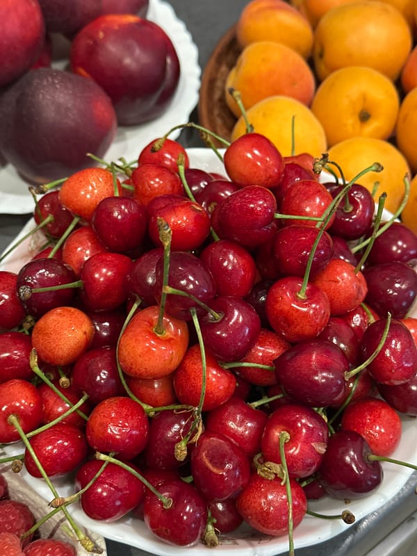 Fresh fruit display documented in Wisła kitchen