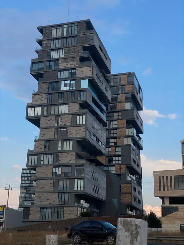 Modern apartment building documented in San Bernardino Tlaxcalancingo