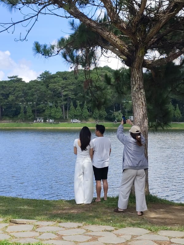 Afternoon scenes around Xuan Huong Lake, Da Lat