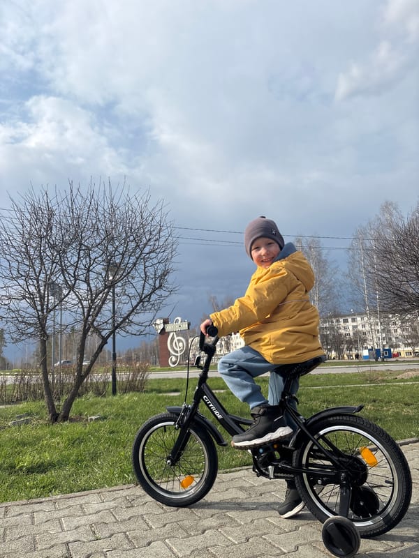 Family outing documented in Chaikovsky, Russia with child and selfies