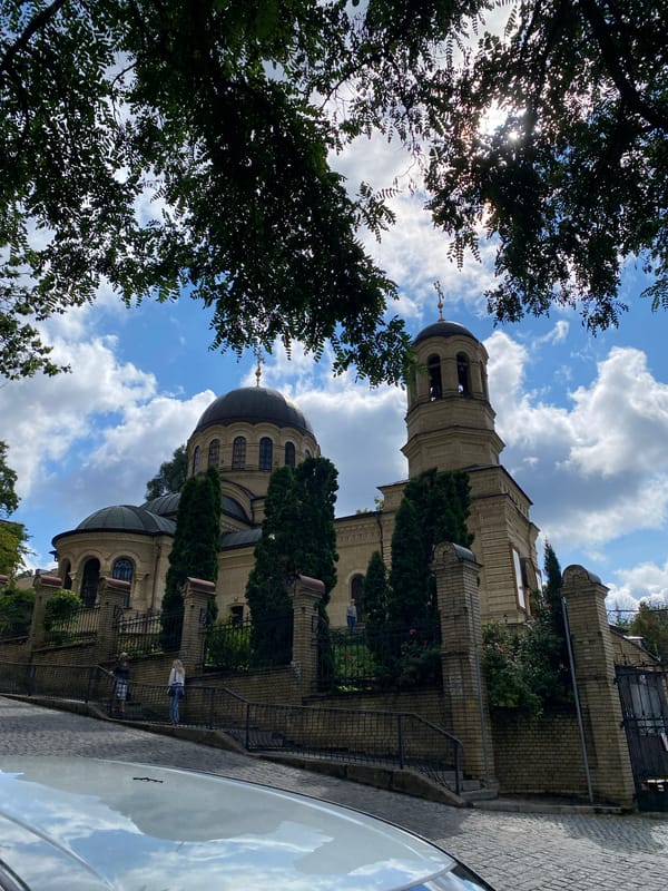 Morning stroll through Kyiv's streets, churches, and landmarks