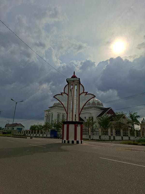 Street scenes documented in Indonesian village during morning hours