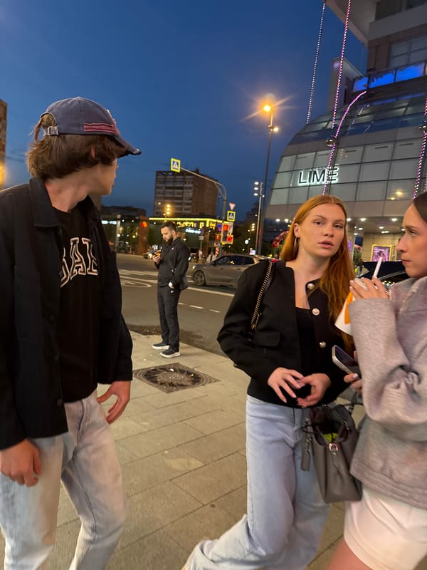 Moscow evening: street scenes and indoor style moments