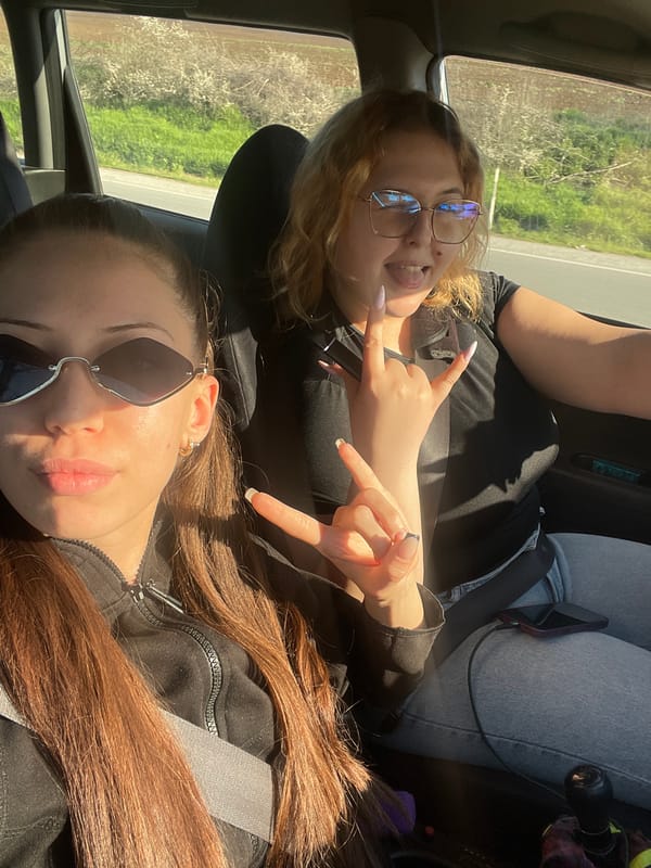 Two women spotted in vehicle in Ledenik, Bulgaria