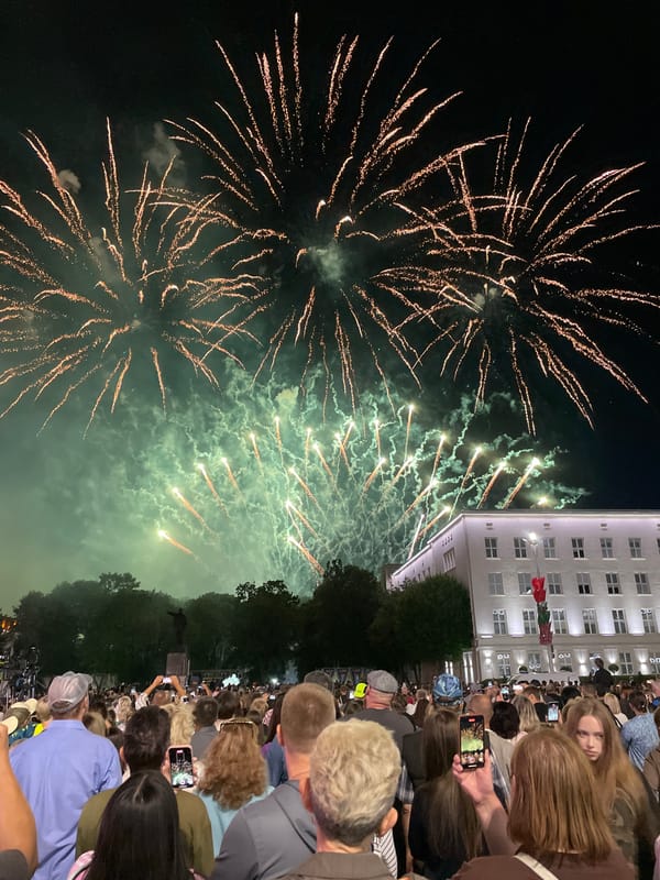 Fireworks display draws a big crowd in central Brest