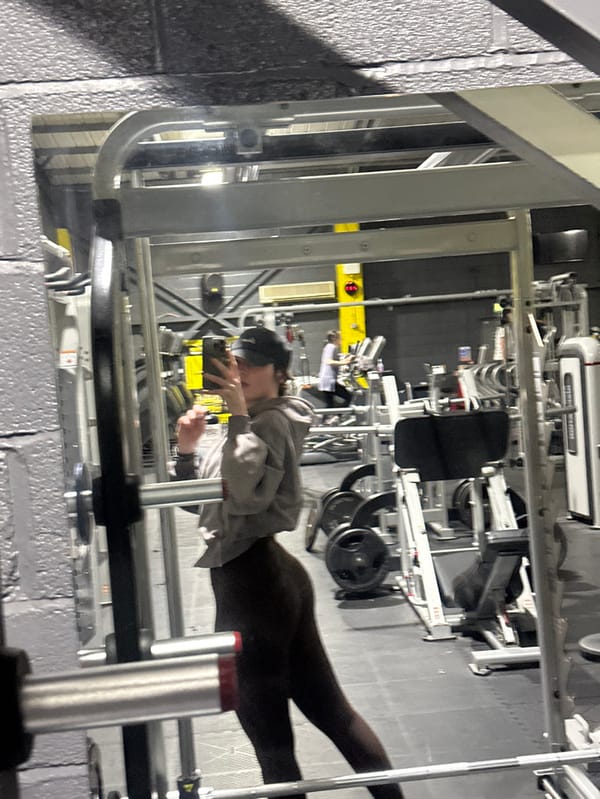 Evening gym workout documented through selfies in Tunbridge Wells