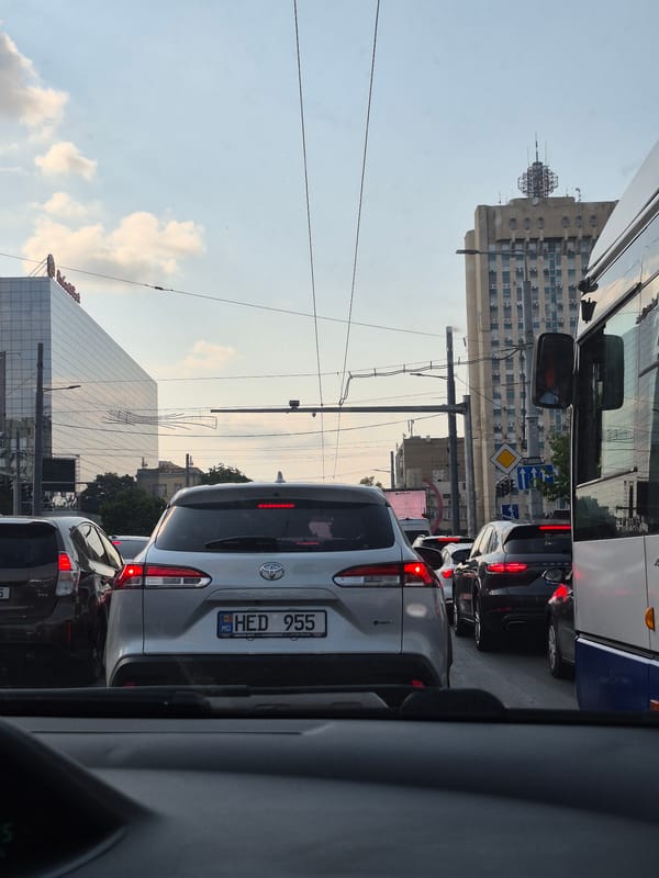 Midday traffic jam on a Chișinău city street