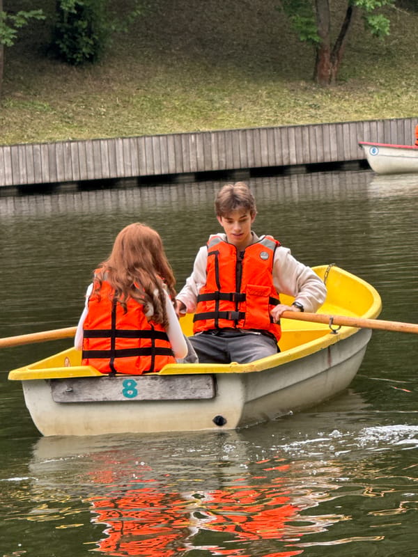 Afternoon at a Moscow park: boats, padel courts, and café stops