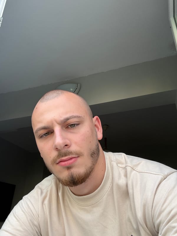 Kitchen selfies and car photos in Stara Zagora