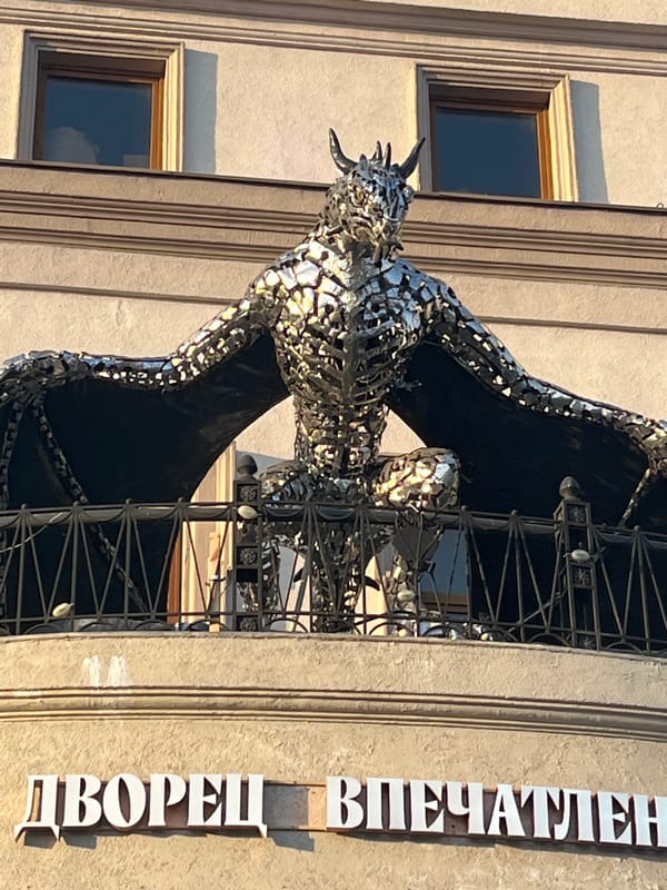 Tourist captures Kazan's sculptures, murals, and sunset canal scenes