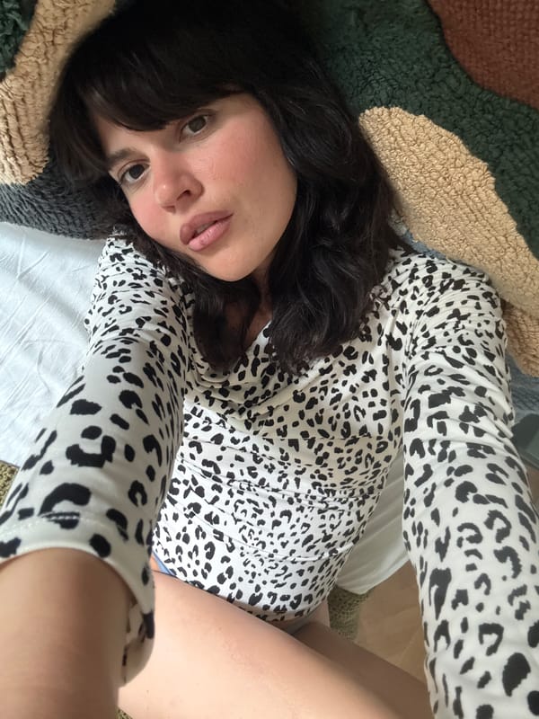 Woman documents afternoon with selfies across Berlin apartment