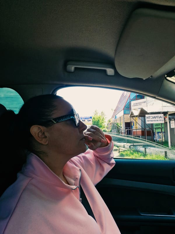 Morning car wash routine documented in Chaikovsky, Russia
