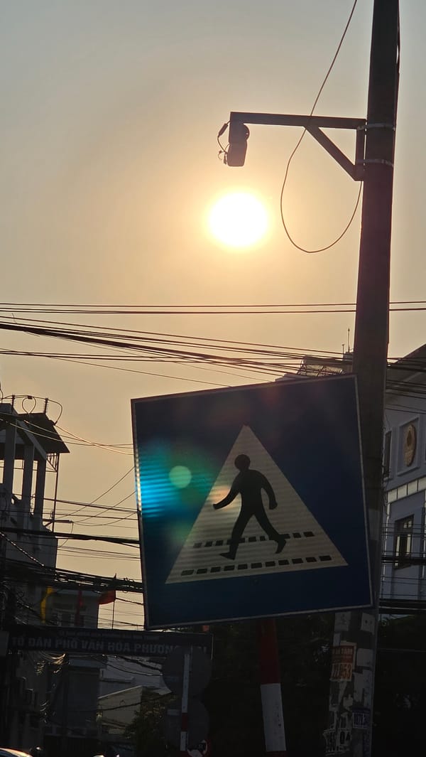 Morning street life captured in Bắc Nha Trang, Vietnam