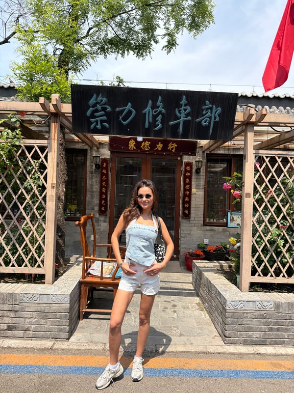 Tourist photography and street scenes captured in Beijing's Dongcheng District