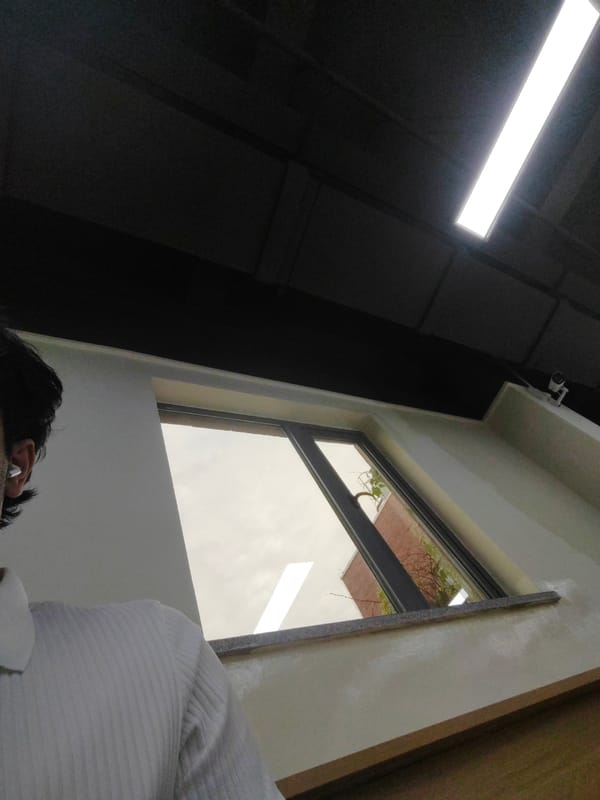 Morning study session captured at Chongqing High-tech Zone library