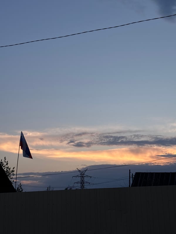 Quiet afternoon moments captured across Chaikovsky, Russia neighborhoods