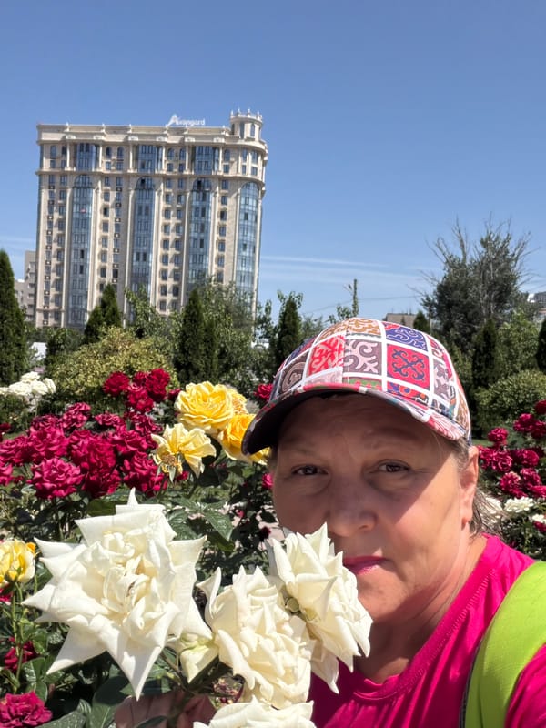Morning Rose Garden Gathering Draws Selfie-Taking Visitors