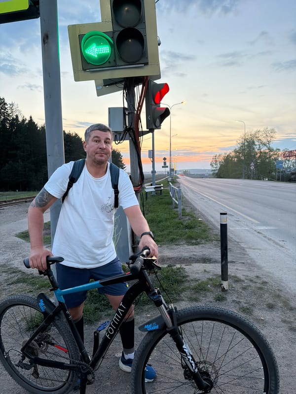 Ordinary evening moments documented across Chaikovsky, Russia