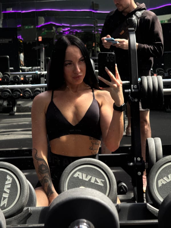 Woman's workout session documented at Kazan gym