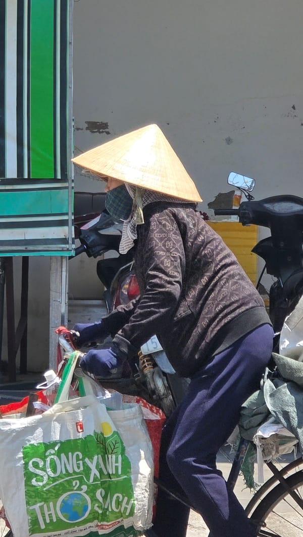 Street life scenes captured in Bắc Nha Trang, Vietnam