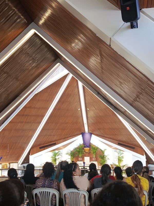 Congregation gathers for worship service in Guayaquil church