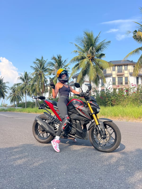 Morning motorcycle activity observed in Nam Nha Trang Ward