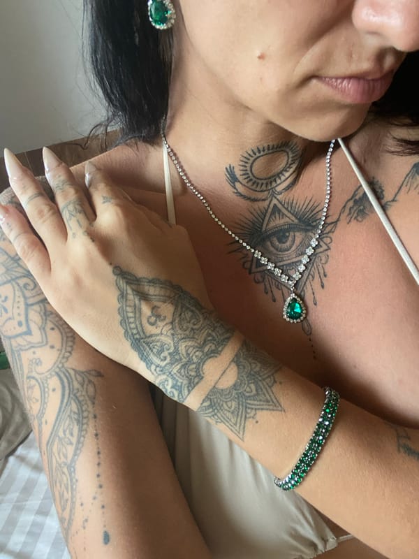 Lazy morning vibes and outdoor close-ups in Mũi Né