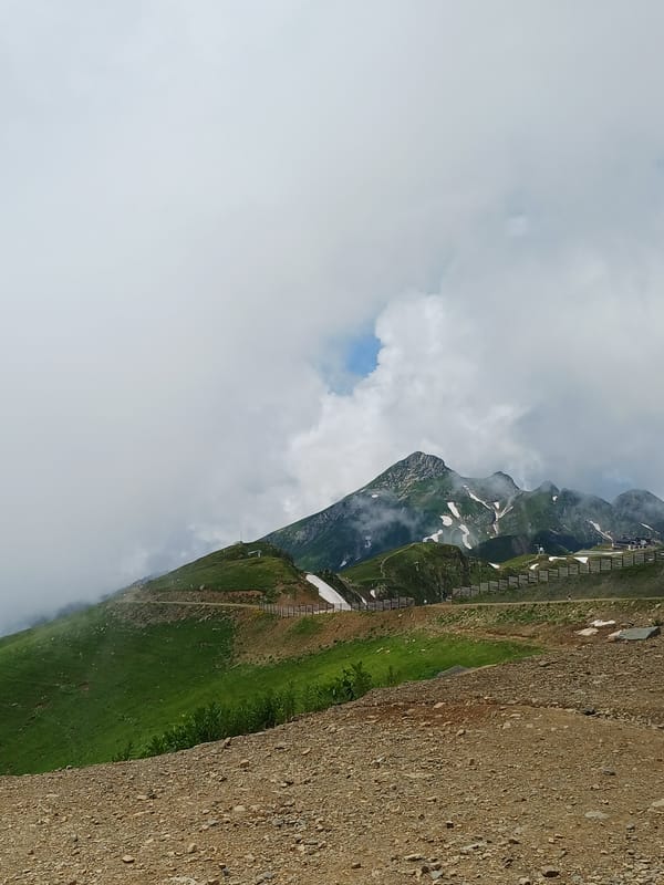 Summer crowds at Estosadok's mountain ski lift