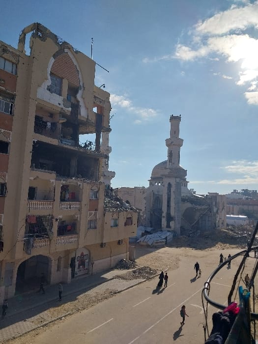 Khan Yunis residents navigate war-torn streets, refugee camps