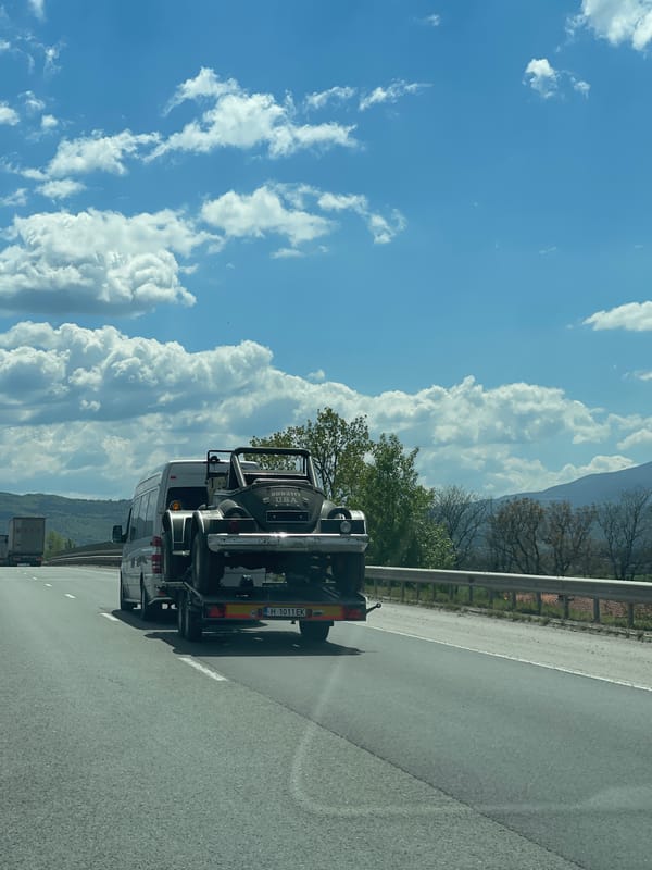 Vehicle transport observed in Kazichene, Bulgaria