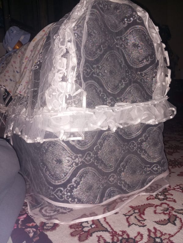 Betting refund messages and baby bassinet documented in Uzbekistan