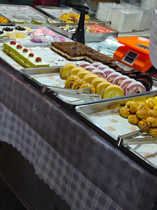 Soccer match held at Chongqing High-tech Zone artificial turf field
