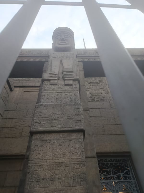 Evening documentation of Lima street scenes and cultural sites