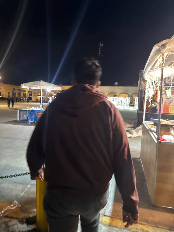 Late-night market activity documented in Cholula, Mexico