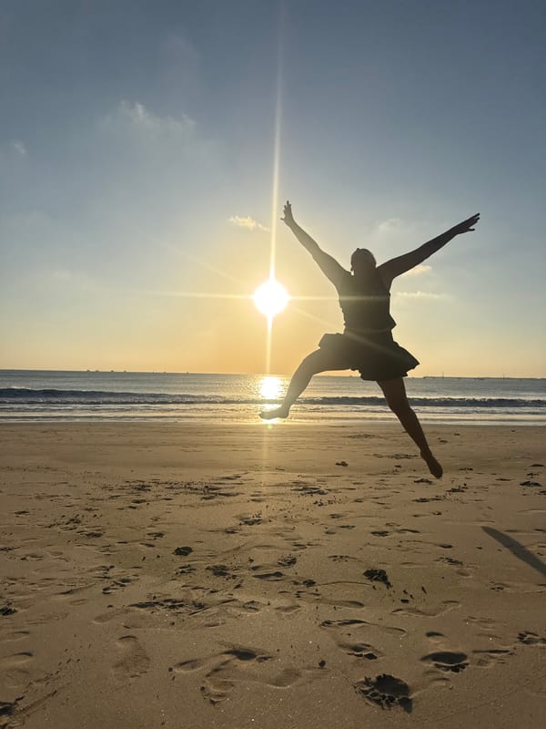 Sunset beach session with jumps and quiet moments in Kuta