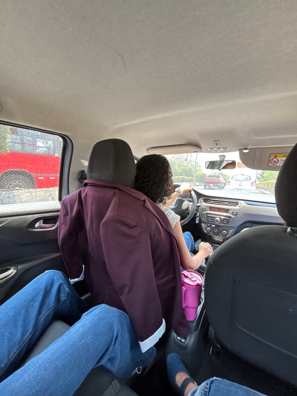 Passenger captures interior view of vehicle in Mexico City