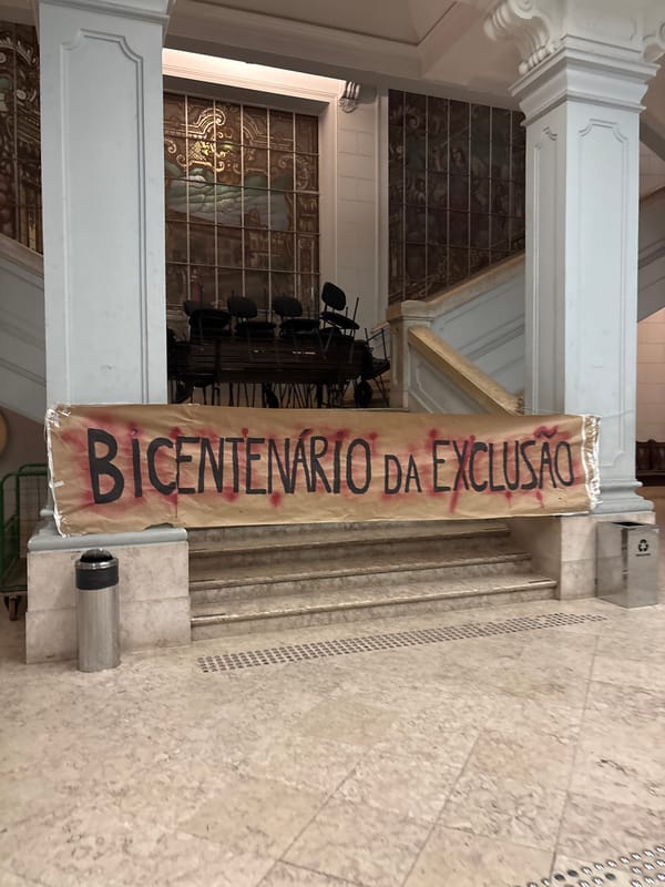 Political solidarity gathering held in São Paulo meeting room