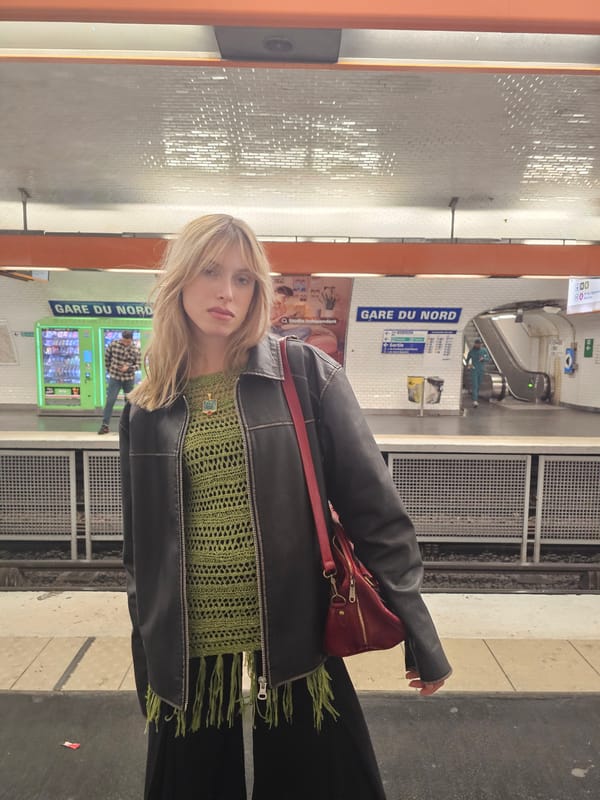 Woman observed at Paris Gare du Nord metro station