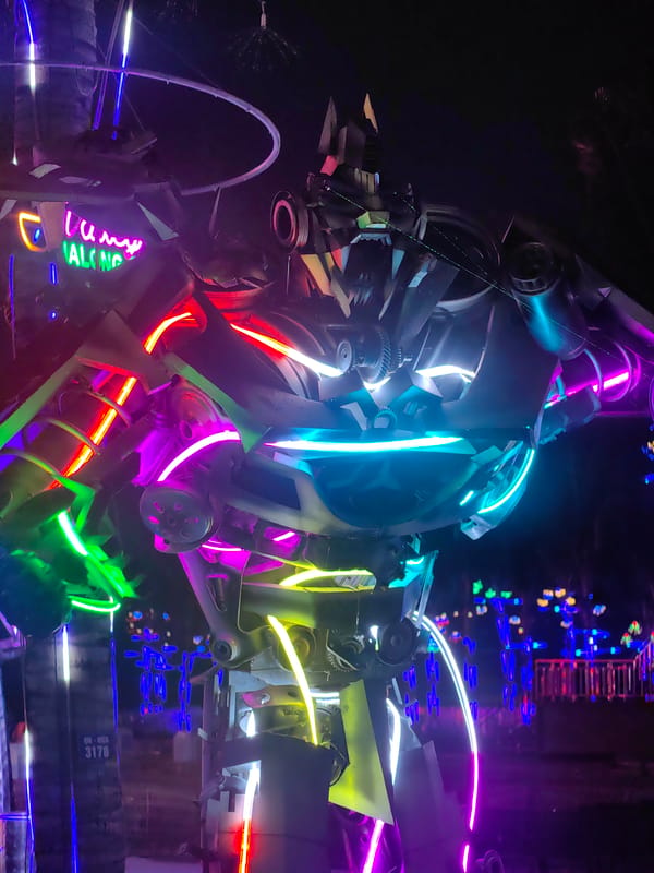 LED-lit robot sculpture draws attention in Vietnam entertainment district