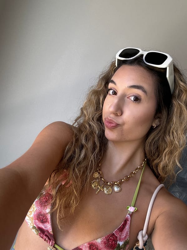 San Juan afternoon: bright streets and casual outdoor moments