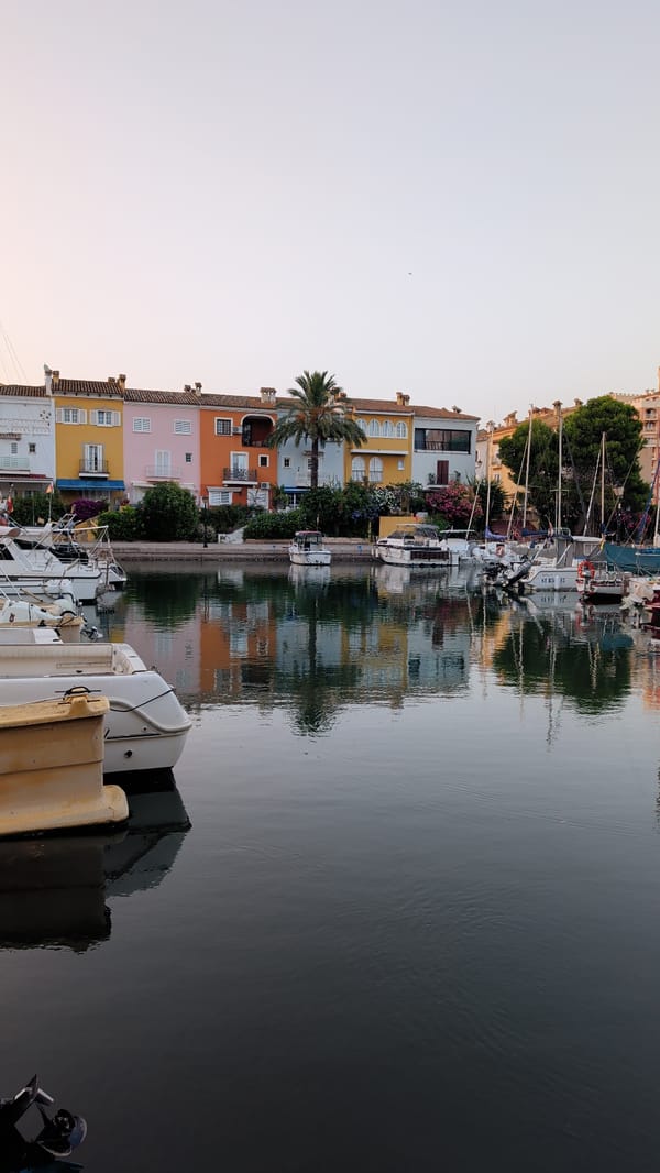 Colorful waterfront houses along the Alboraia shoreline