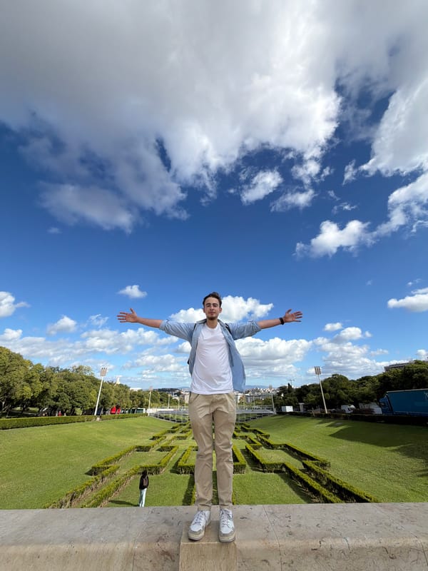 Afternoon activity at Eduardo VII Park includes aircraft sighting