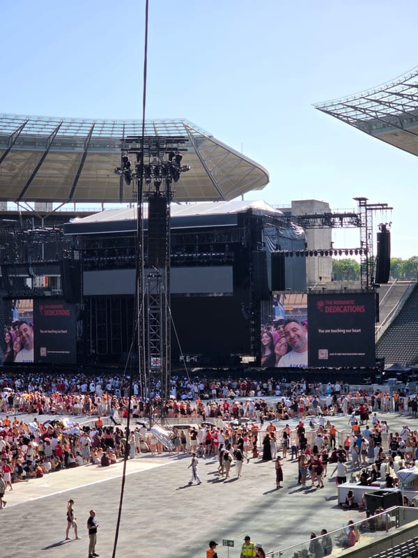 Bruno Mars Romantic Tour live at a packed Berlin stadium